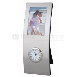 Reloj metálico con 
portarretrato

