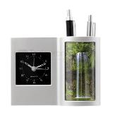Porta plumas con reloj