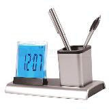 Porta plumas con reloj digital