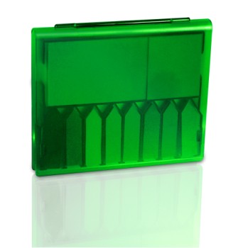 ESTUCHE EN PLASTICO CON 8 JUEGOS DE BANDERITAS Y DOS BLOCKS | Articulos Promocionales