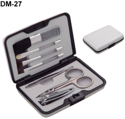 SET DE MANICURE Y ACCESORIOS PARA MAQUILLAJE CON ESTUCHE DE ALUMINIO | Articulos Promocionales