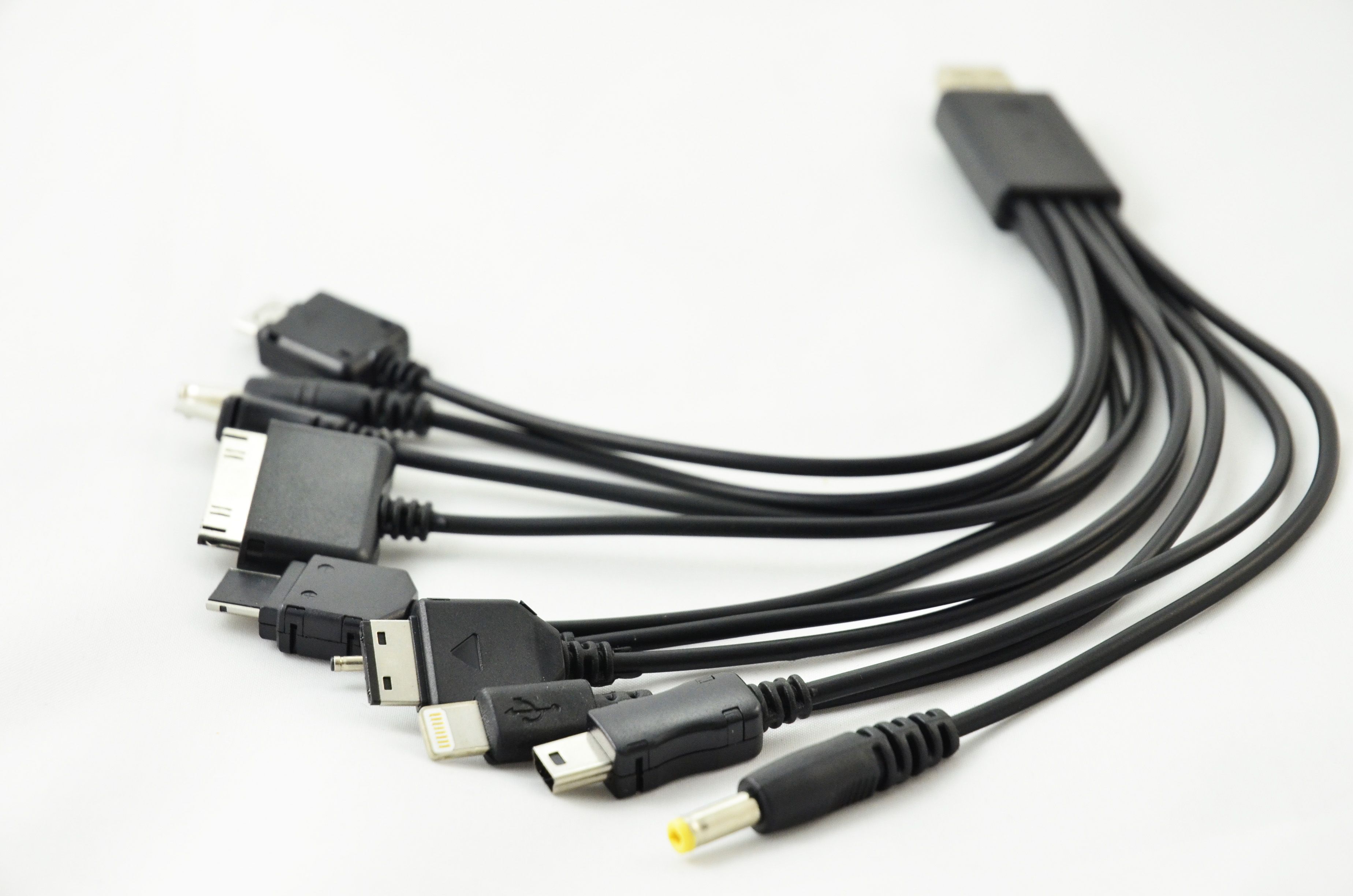 CABLE ADAPTADOR NEGRO CON 10 ENTRADAS | Articulos Promocionales